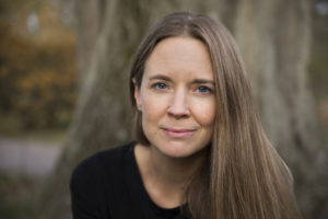 Lisa Kirsebom, moderator, författare och journalist.